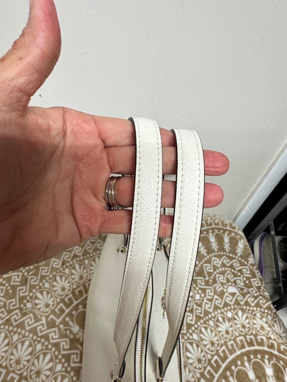 Coach Gallery  Cream Leather Tote with Front Zip and Gold Hardware with Dustbag - Picture 4 of 16